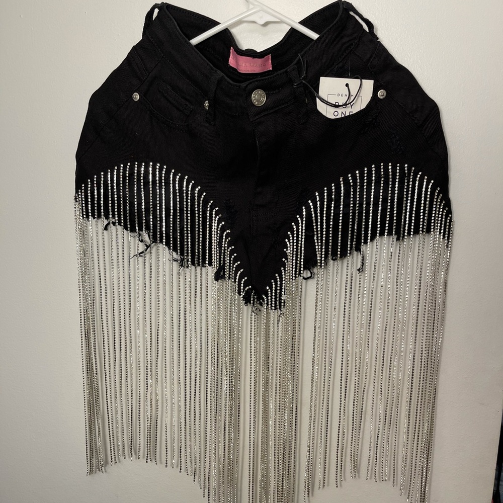 Crop denim black shorts with rhinestone (AKIRA)